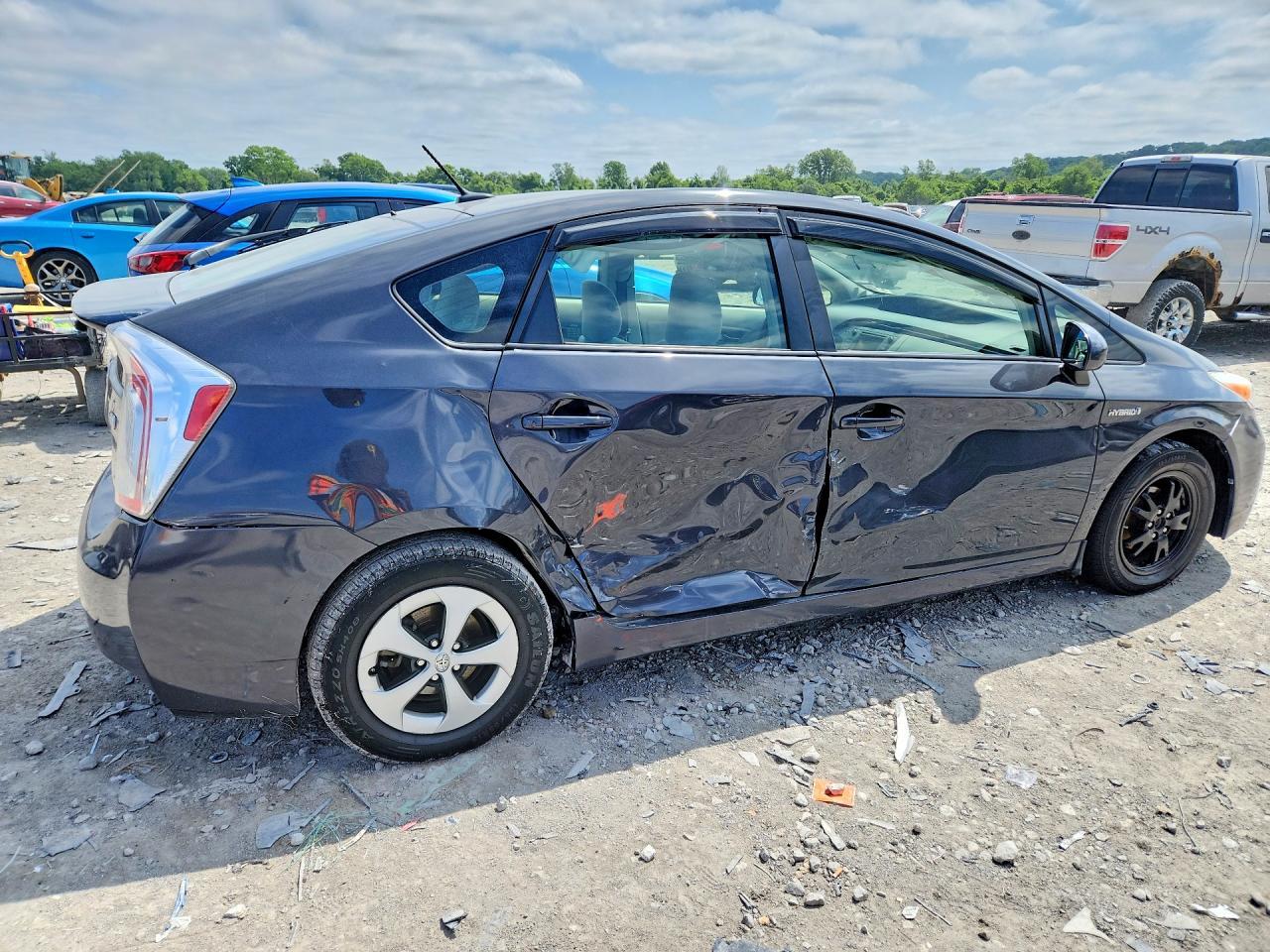 2015 Toyota Prius Three - Фото 3