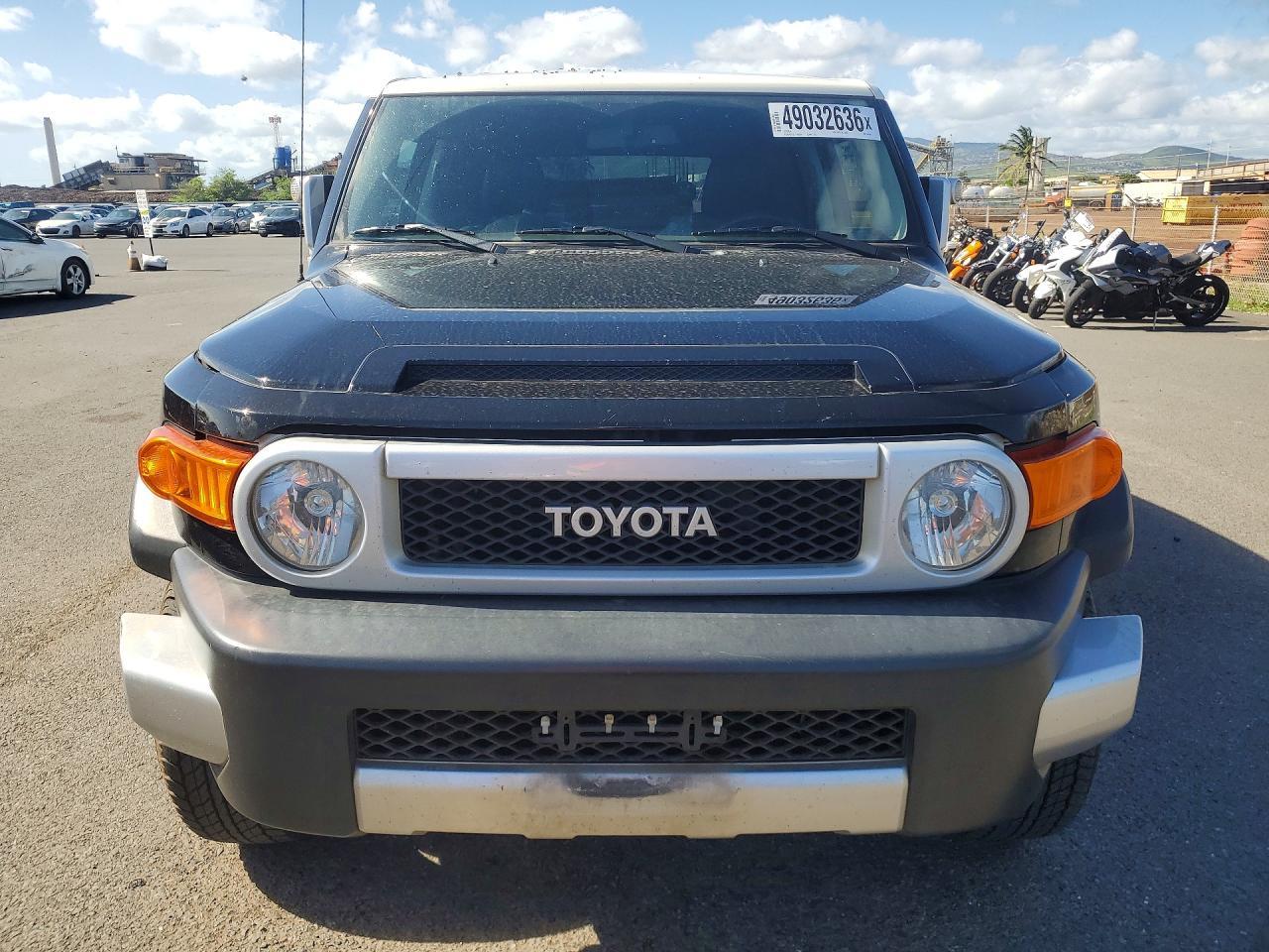2011 Toyota Fj Cruiser Base - Image 5