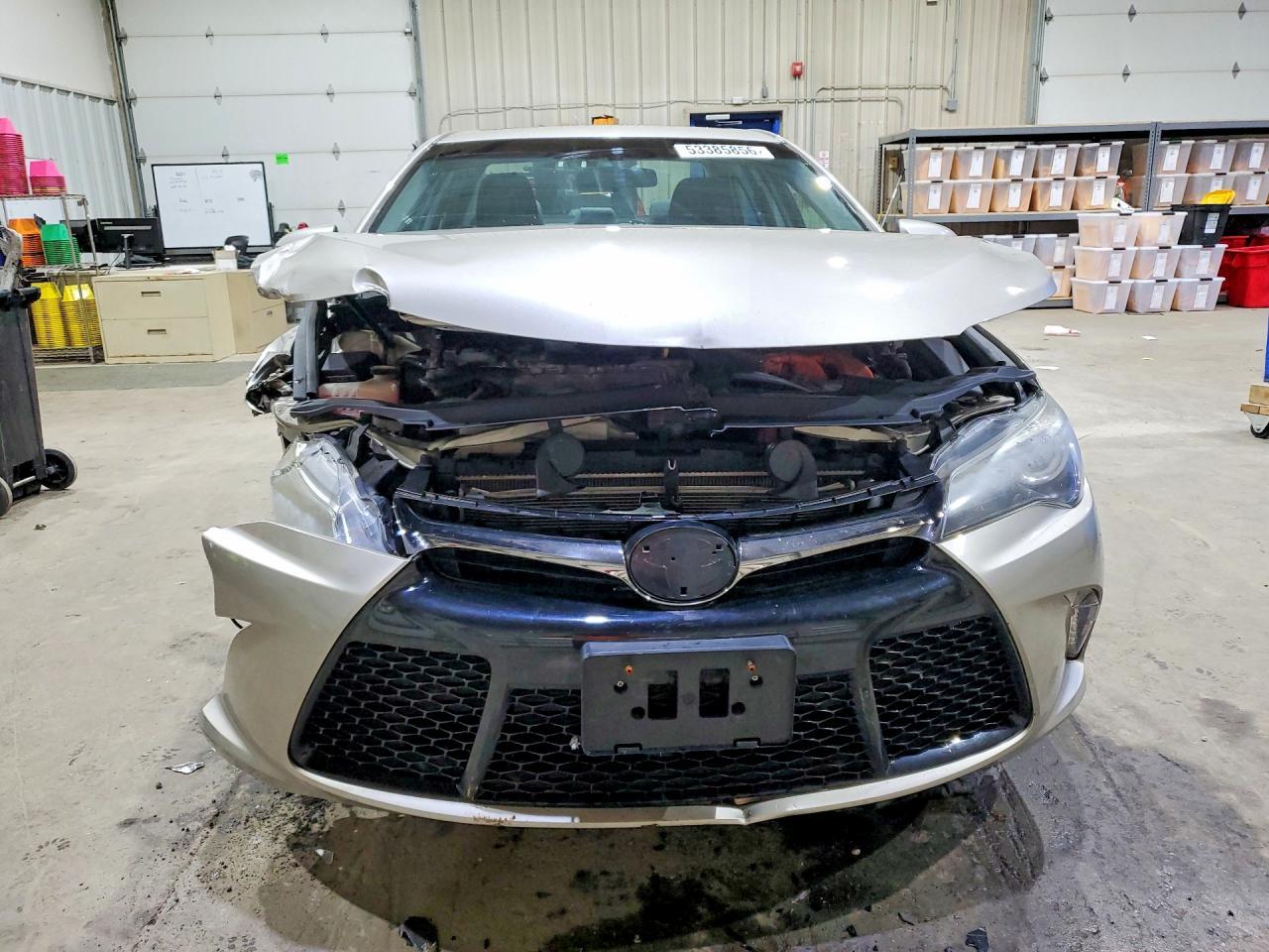 2016 Toyota Camry Hybrid Se - Image 5