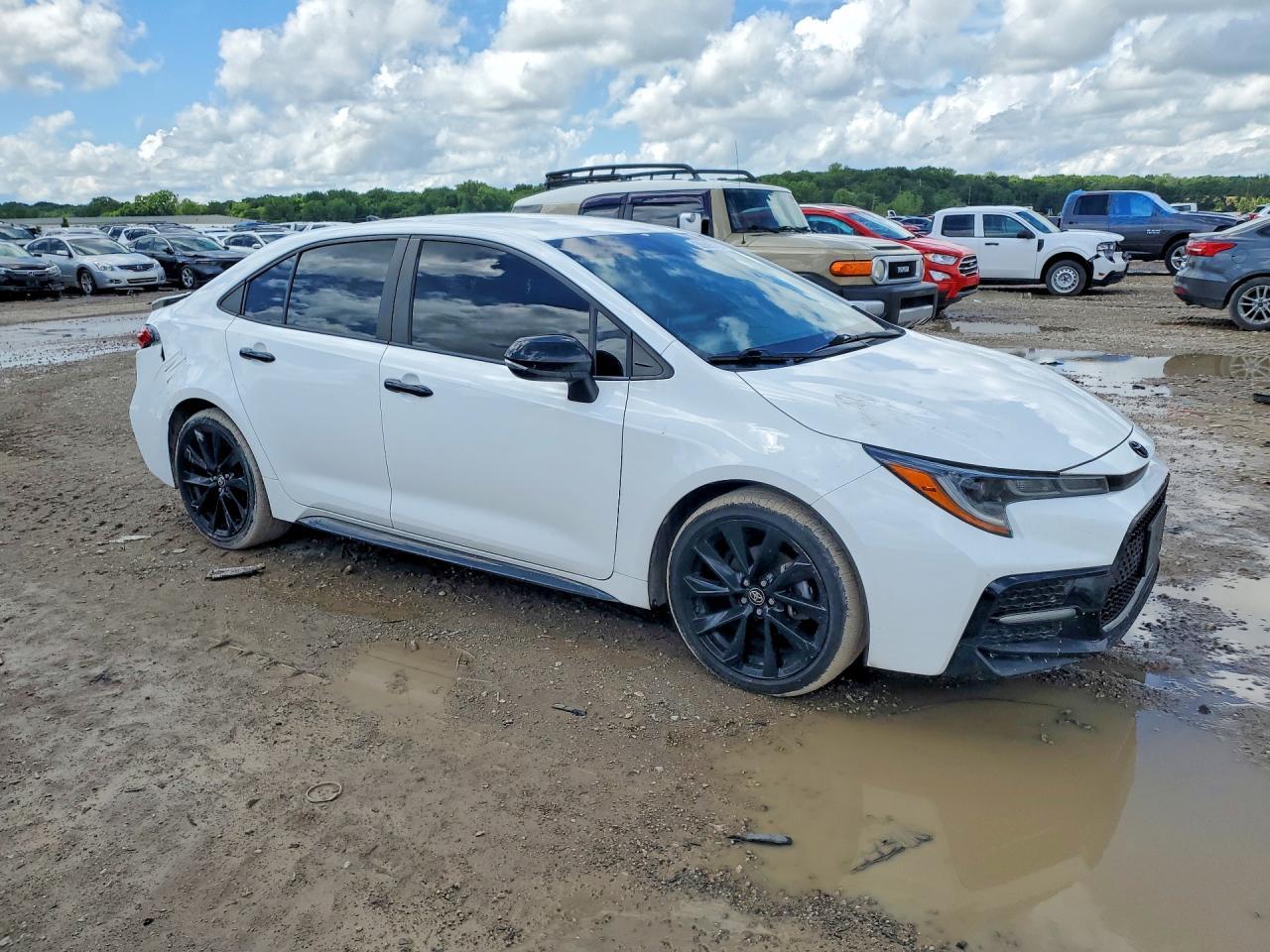 2021 Toyota Corolla Se Nightshade Edition - Image 4