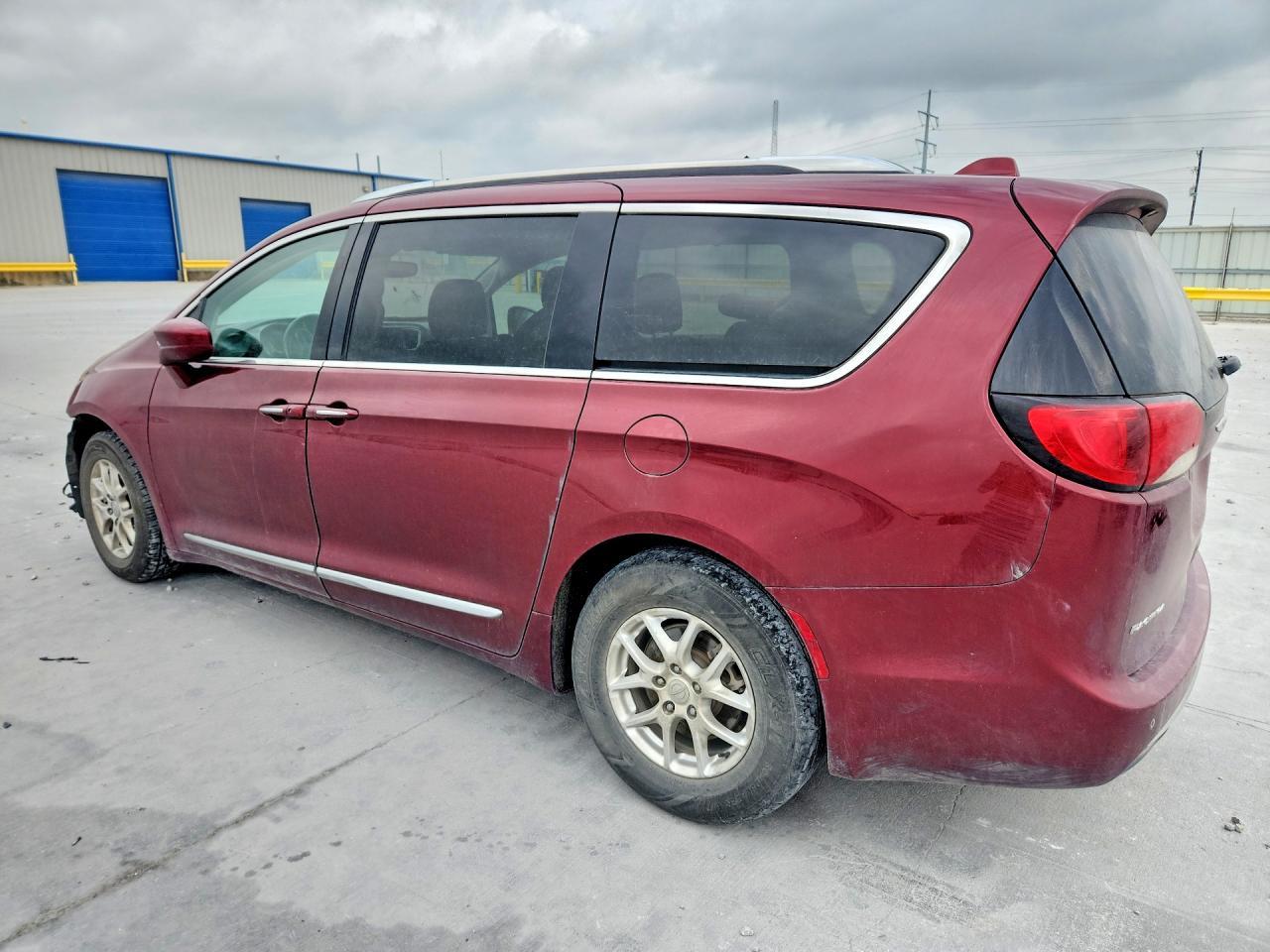 2020 Chrysler Pacifica Touring L - Image 2