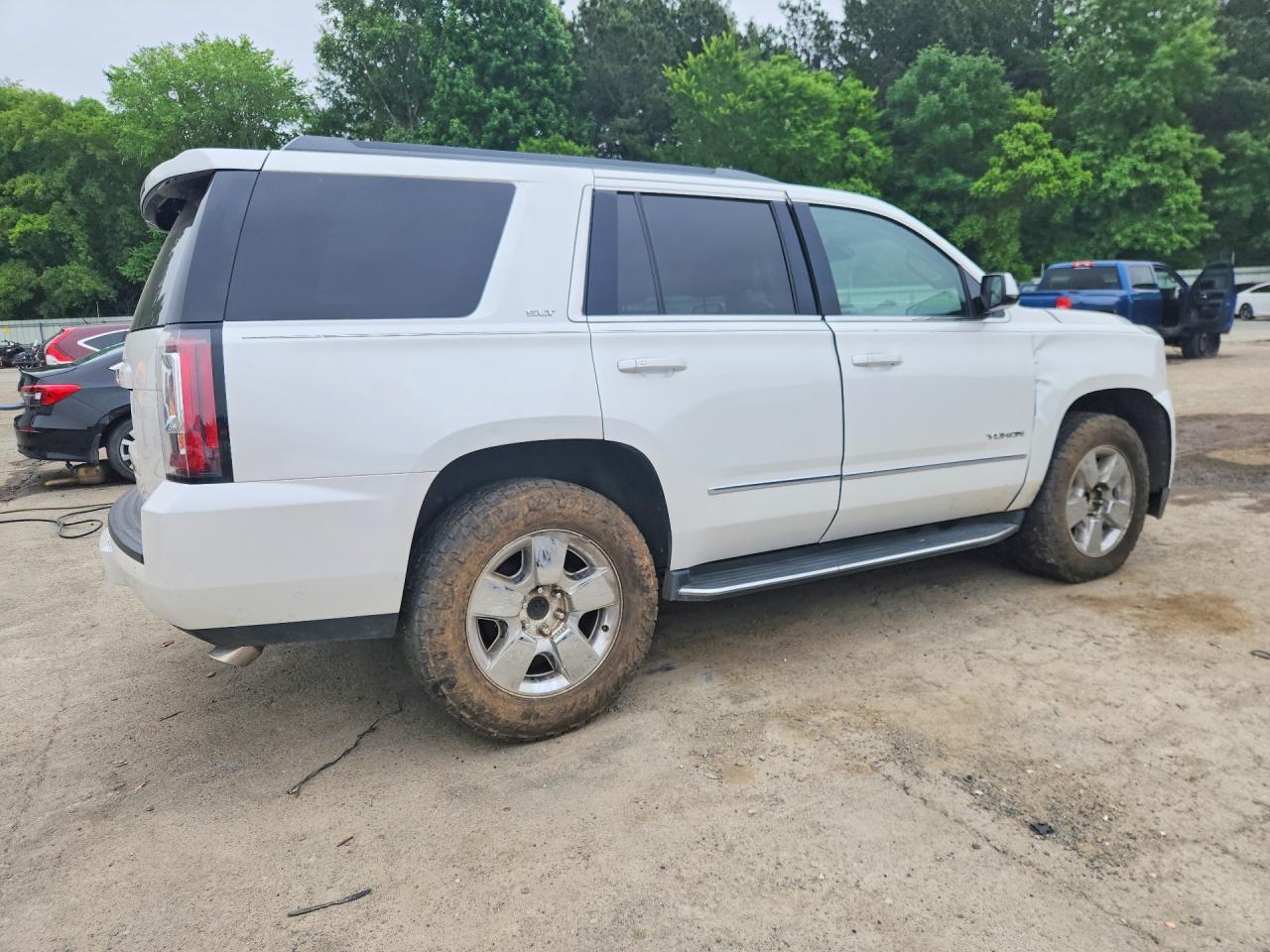 2017 GMC Yukon Slt - Фото 3