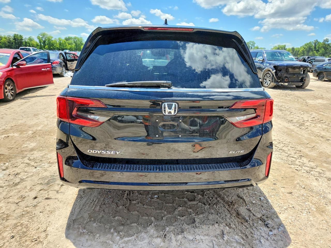 2025 Honda Odyssey Elite - Image 6