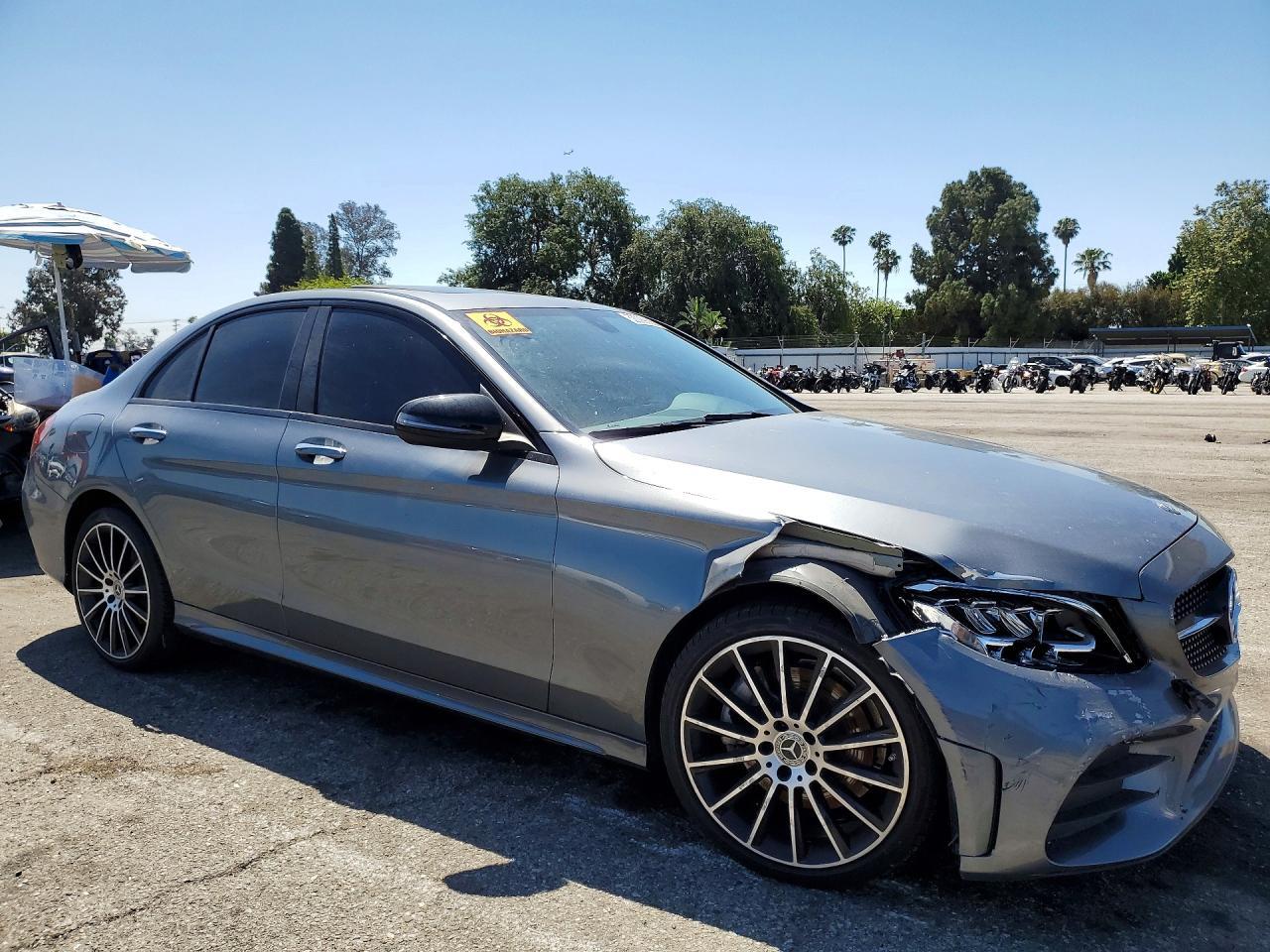 2021 Mercedes-Benz C 300 - Фото 4