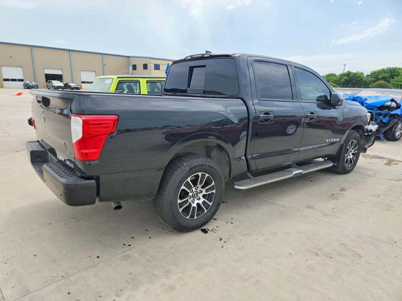 2023 Nissan Titan S - Image 3