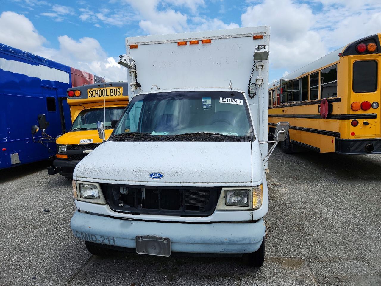 1995 Ford E350 Box Truck - Image 5