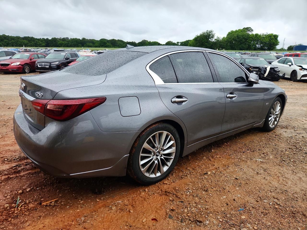 2018 Infiniti Q50 3.0T Luxe - Фото 3
