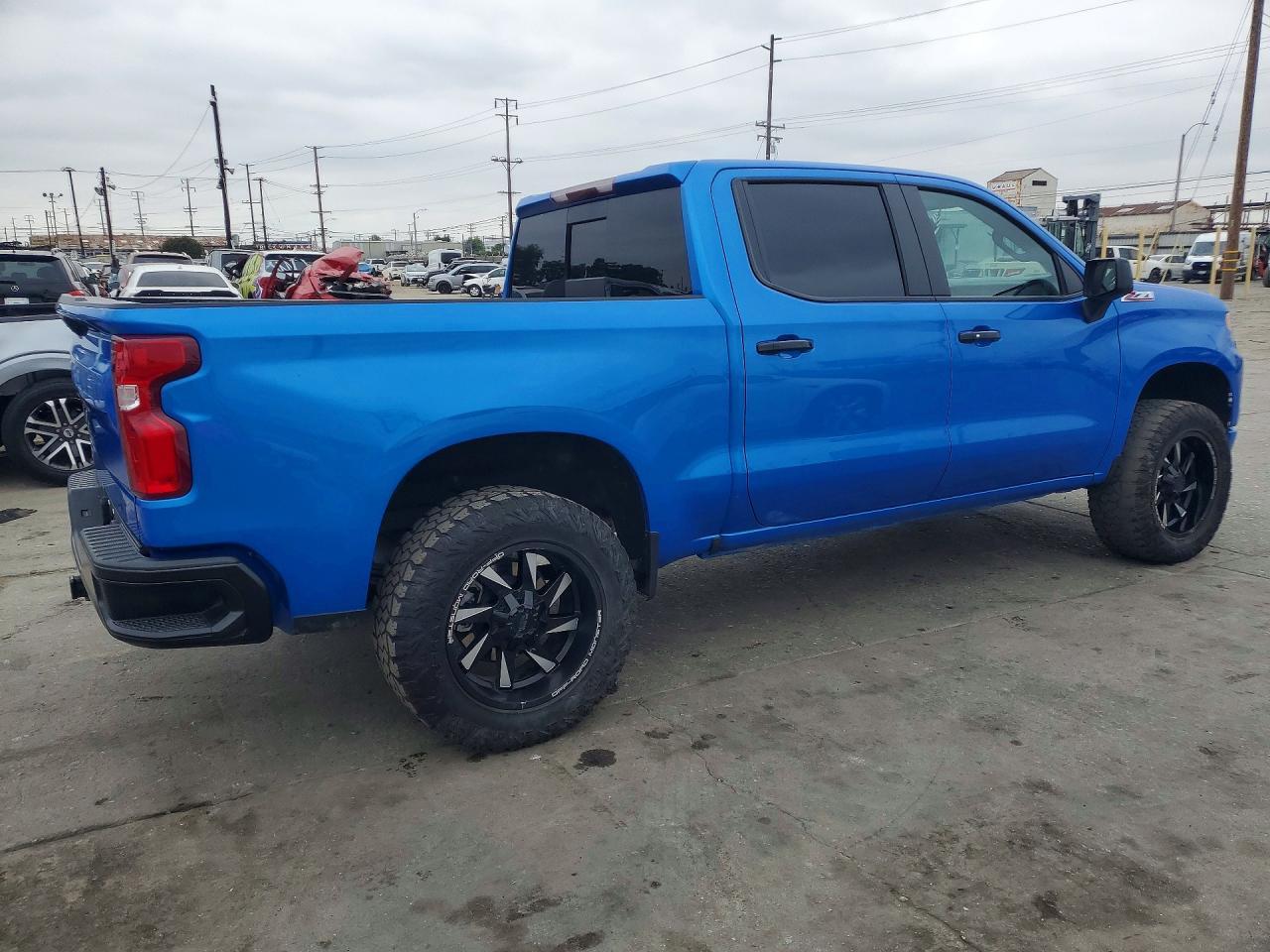 2025 Chevrolet Silverado K1500 Lt Trail Boss - Image 3