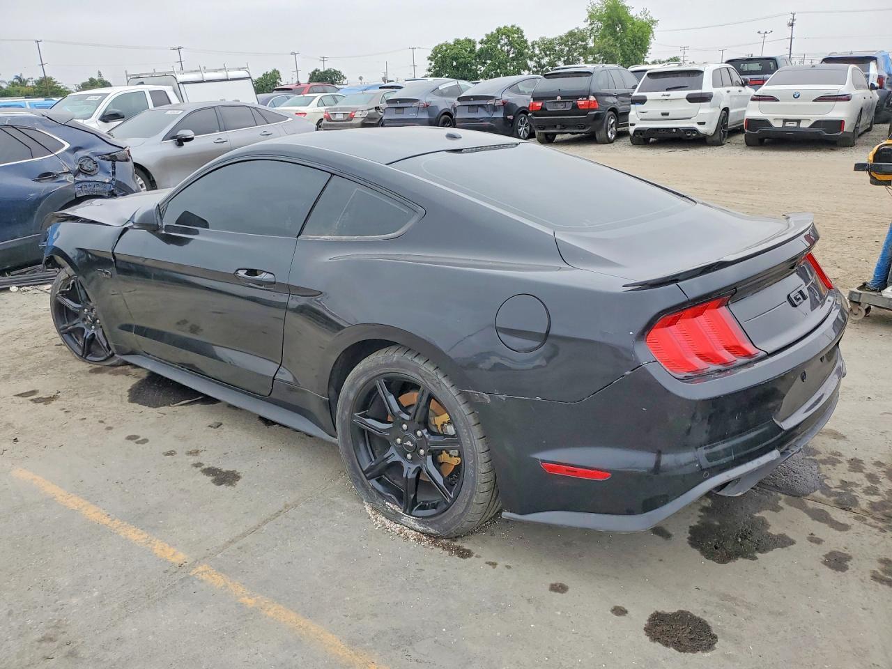 2020 Ford Mustang Gt - Фото 2