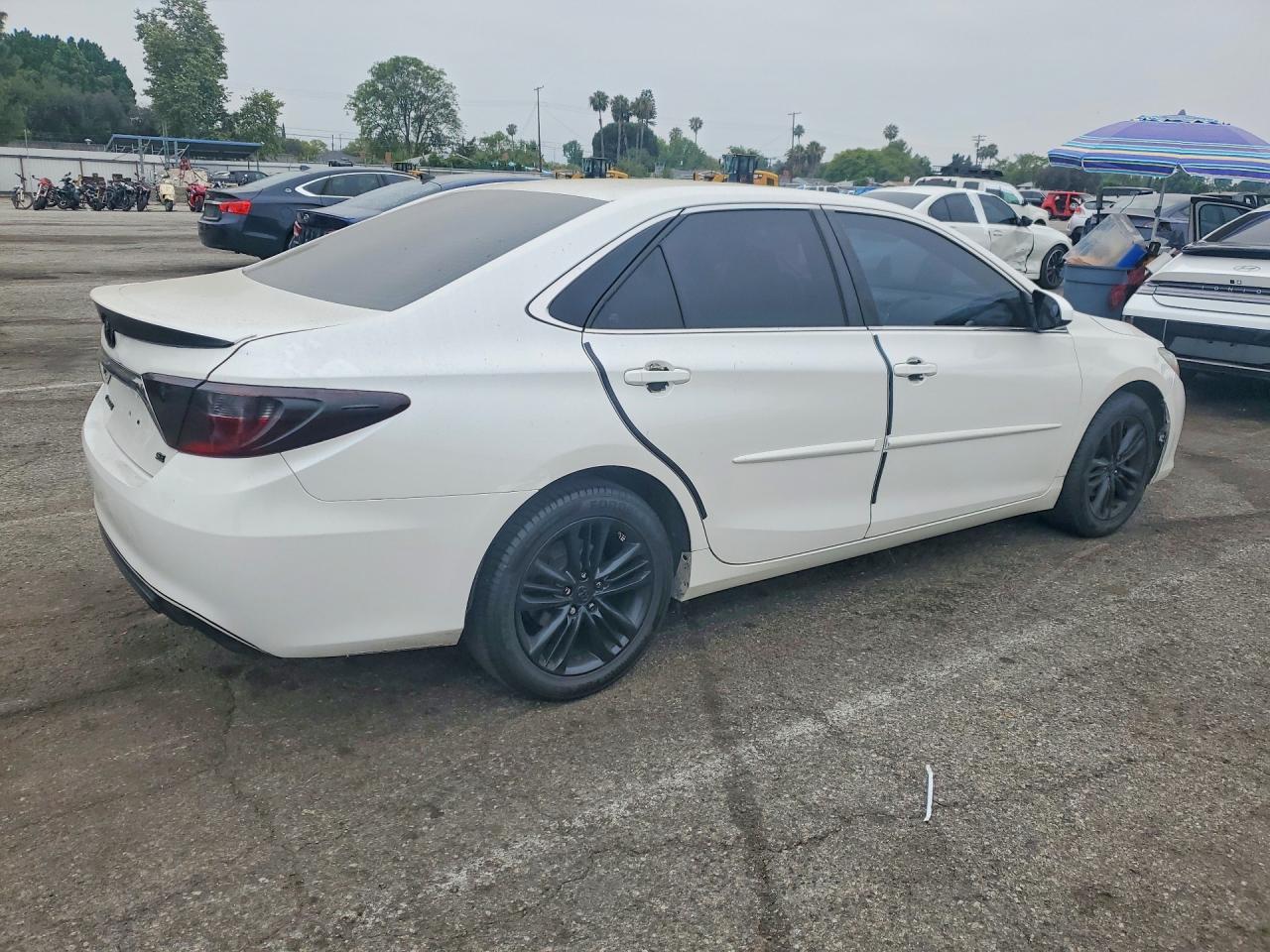 2015 Toyota Camry Se - Фото 3