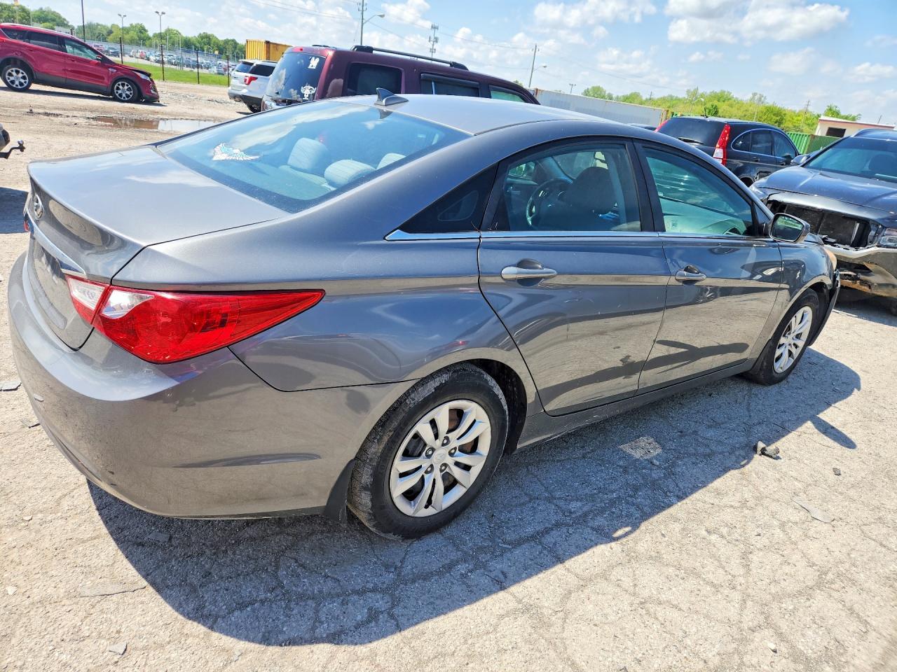 2013 Hyundai Sonata Gls - Image 3
