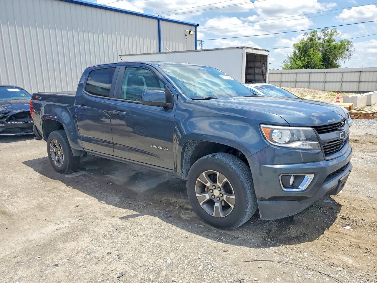 2019 Chevrolet Colorado Z71 - Image 4