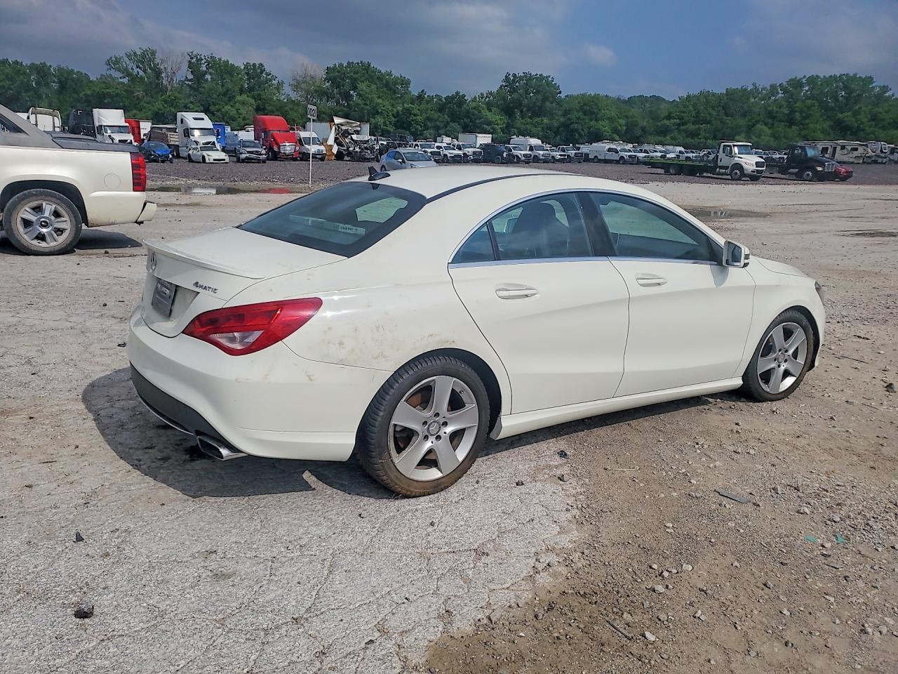 2016 Mercedes-Benz Cla 250 4Matic - Image 3