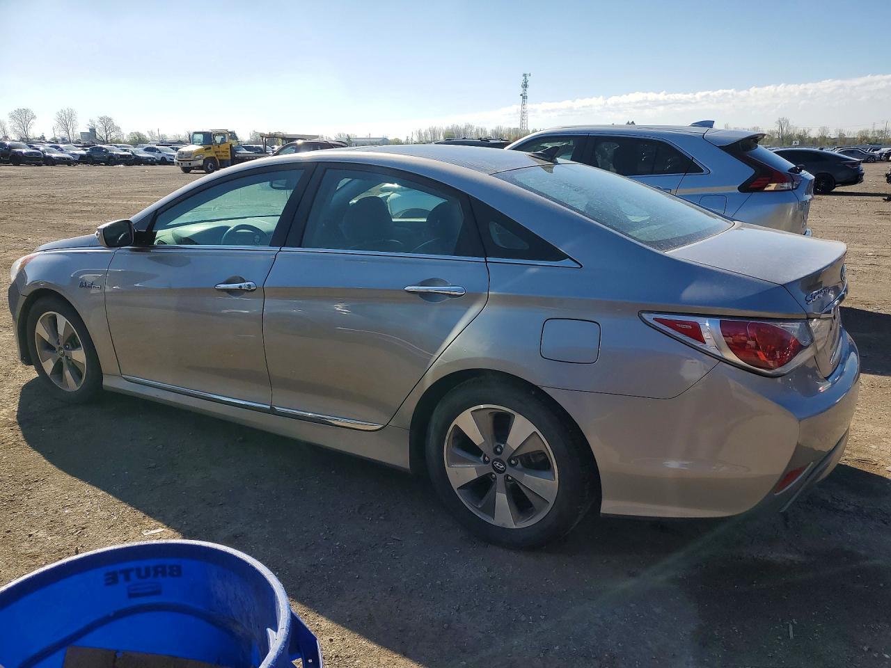 2011 Hyundai Sonata Hybrid - Image 2