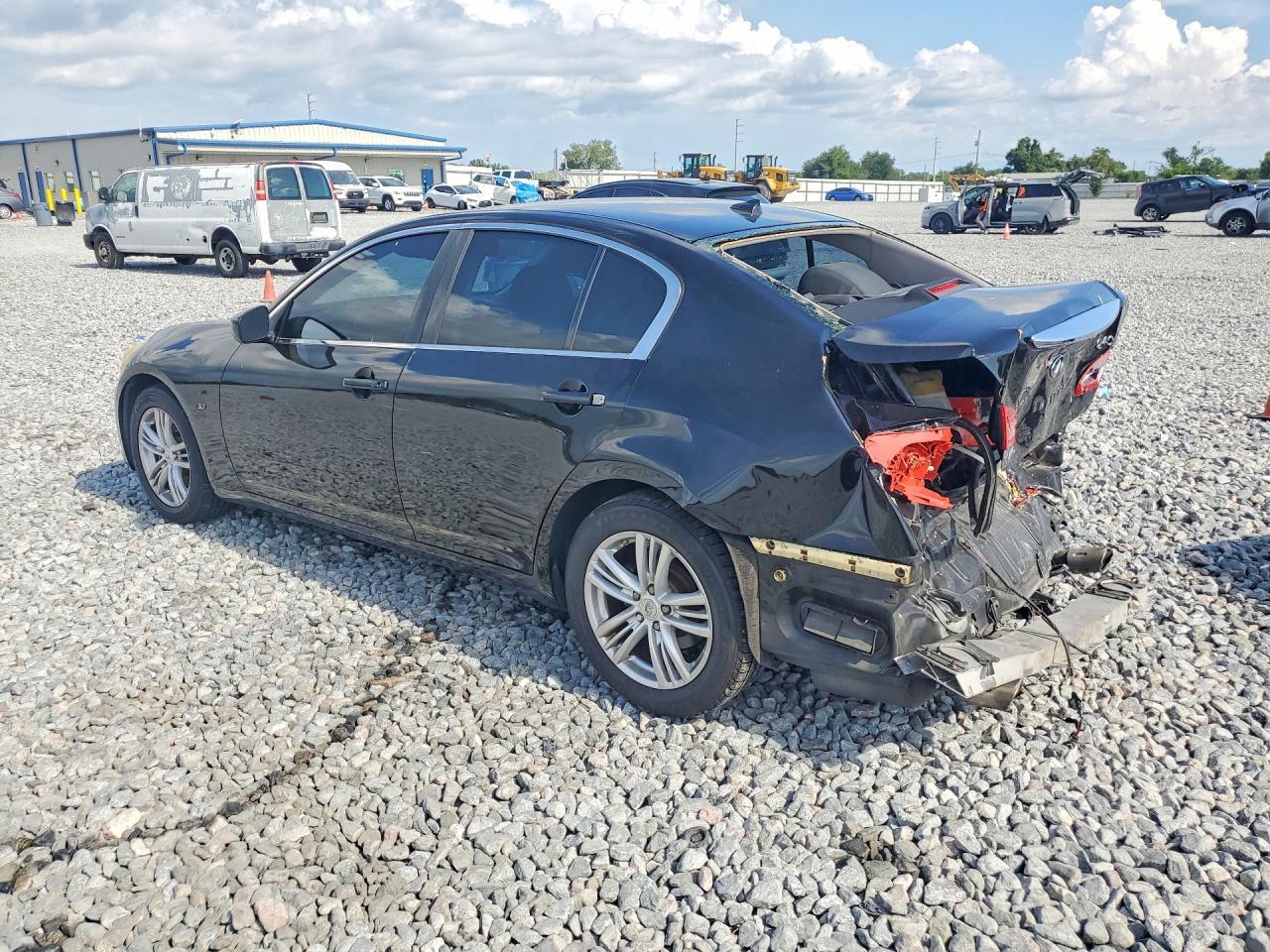 2015 Infiniti Q40 Base - Image 2