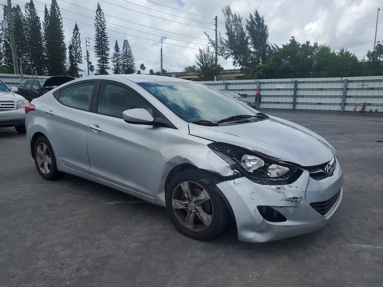 2012 Hyundai Elantra - Фото 4