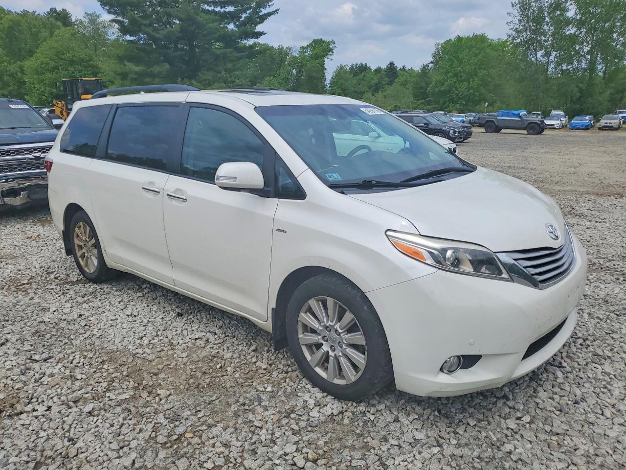 2017 Toyota Sienna Limited Premium 7-Passenger - Фото 4