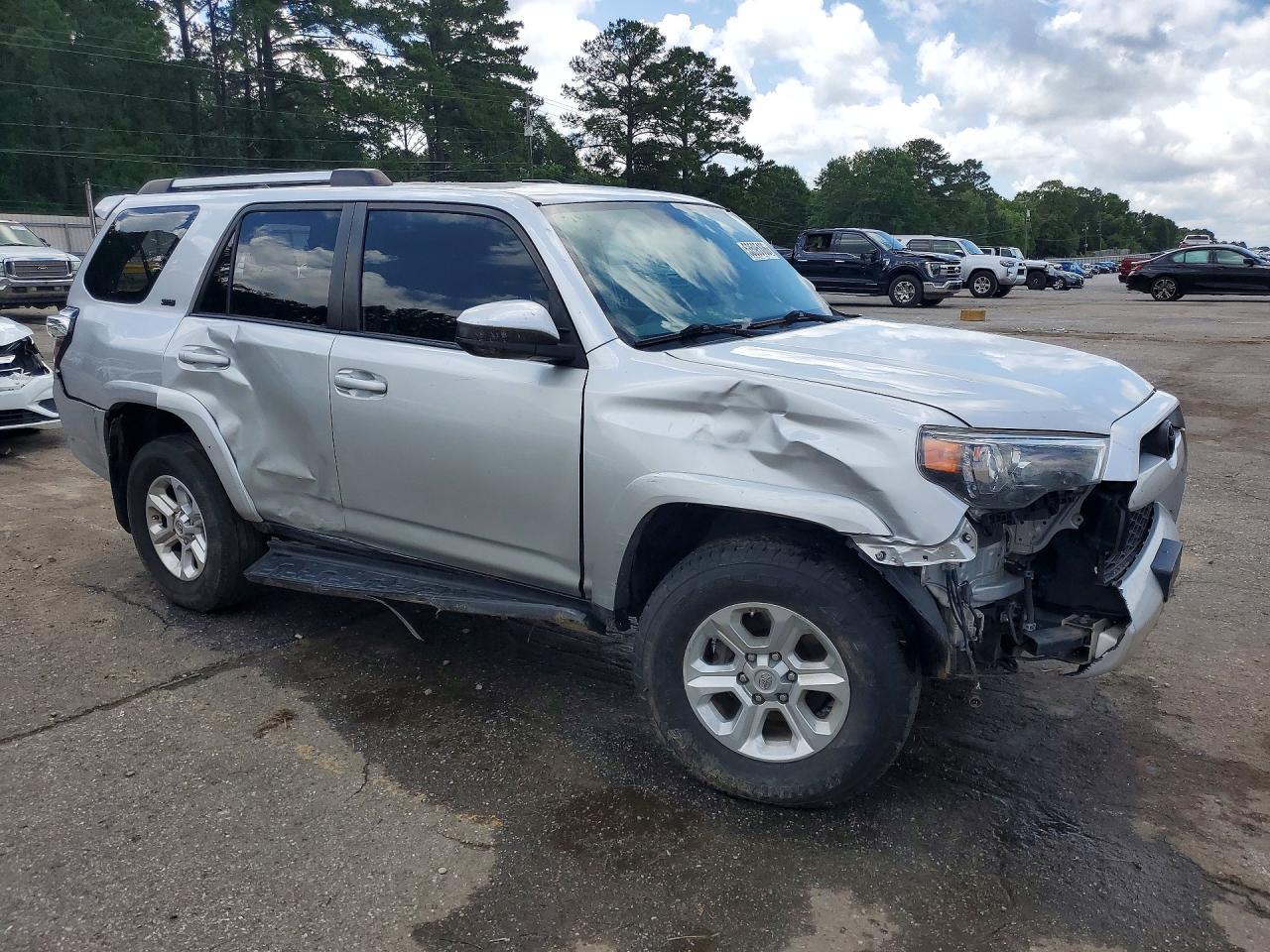 2019 Toyota 4Runner Sr5 - Image 4
