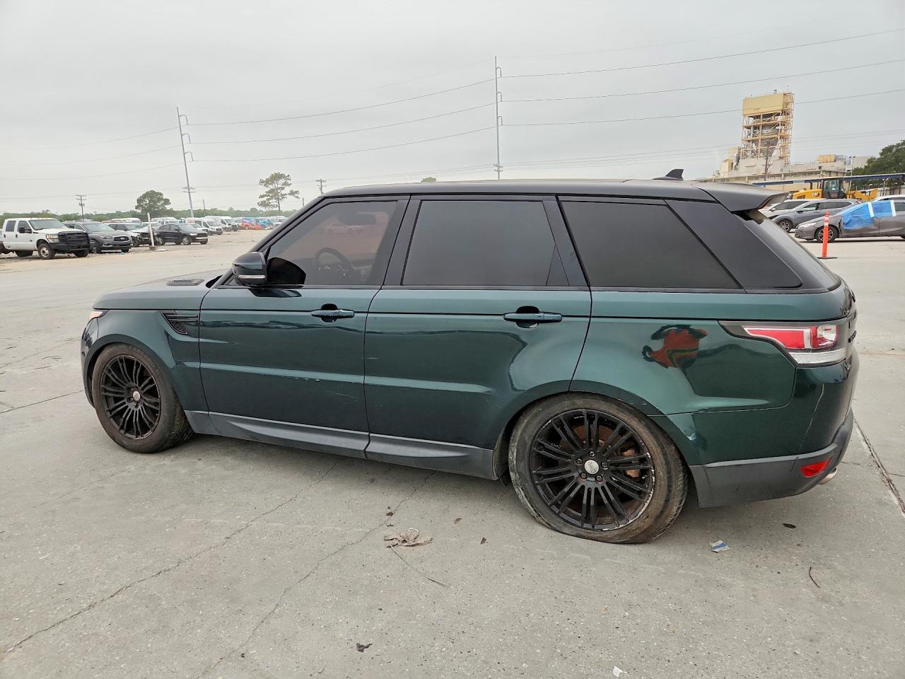 2015 Land Rover Range Rover Sport Hse - Image 2