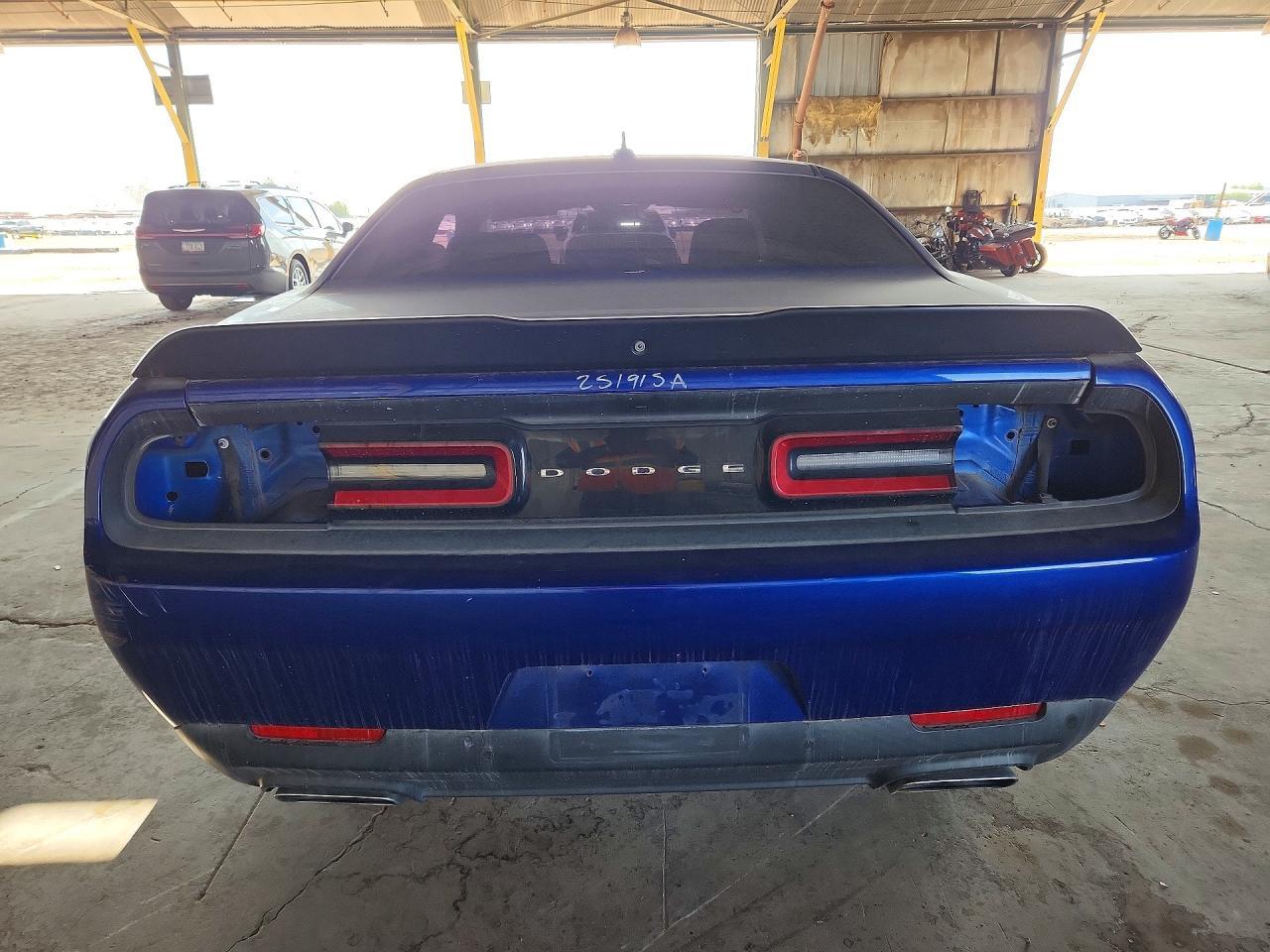 2018 Dodge Challenger R - Image 6