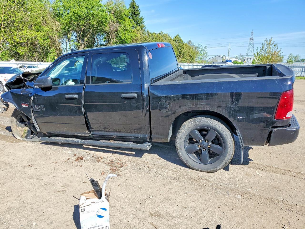 2019 Ram 1500 Classic Tradesman - Фото 2