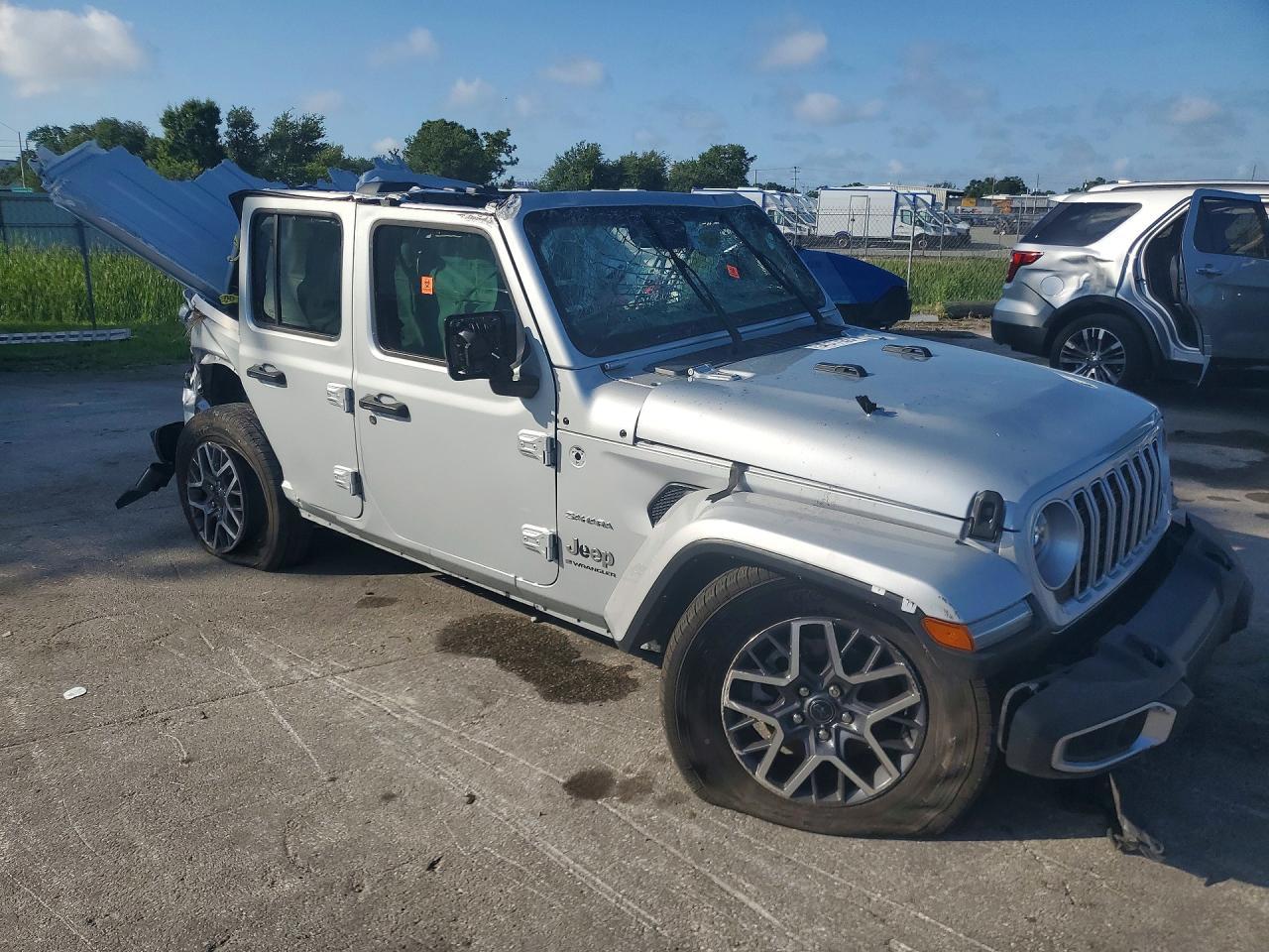 2024 Jeep Wrangler Sahara - Фото 4