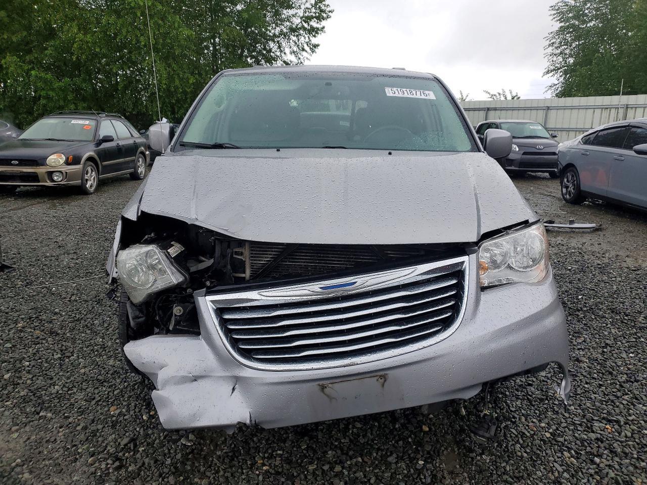 2016 Chrysler Town & Country Touring - Image 5