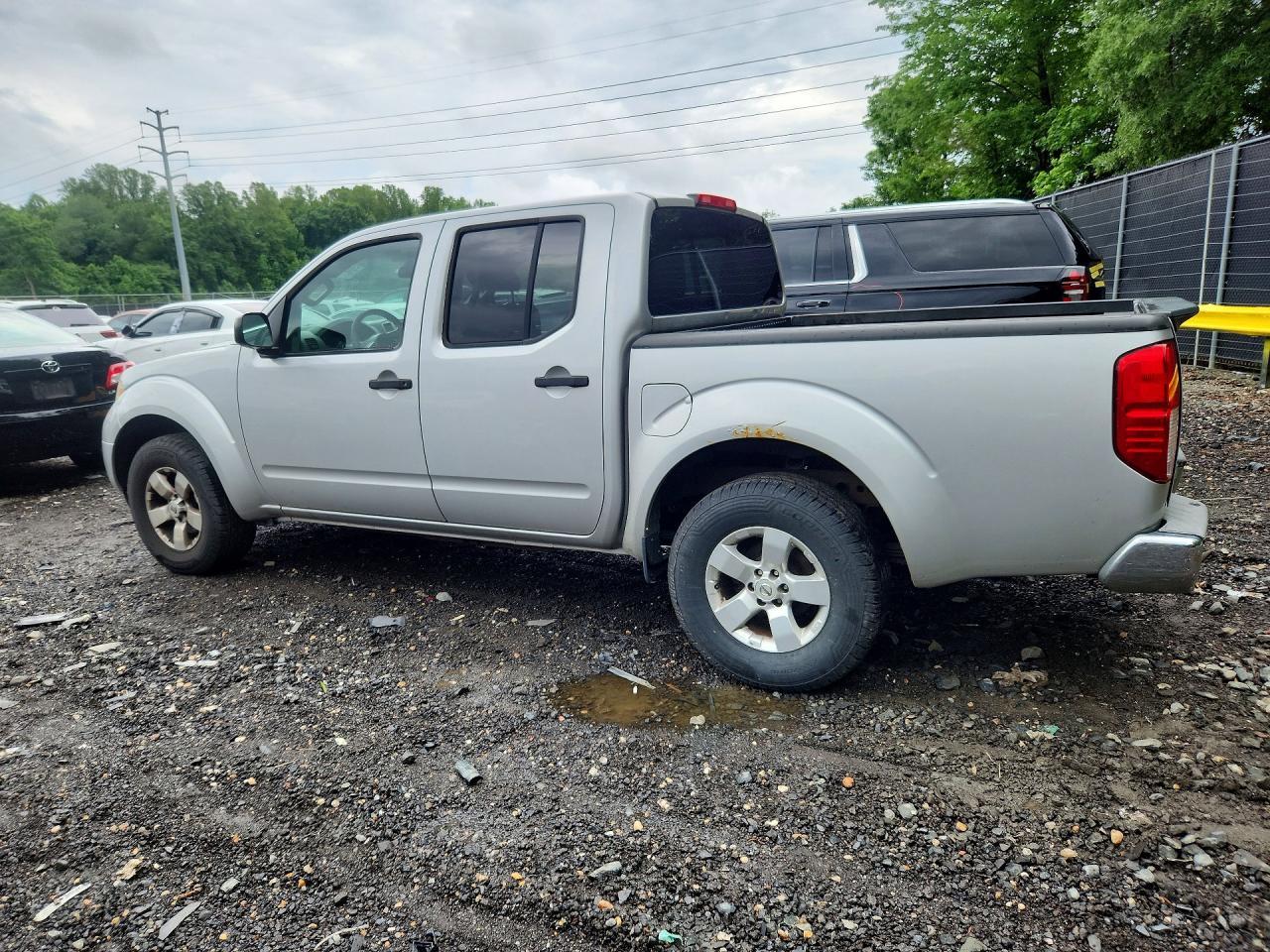 2013 Nissan Frontier - Image 2