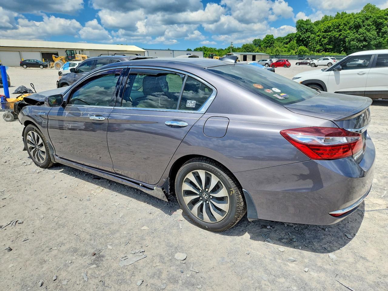 2017 Honda Accord Touring Hybrid - Фото 2