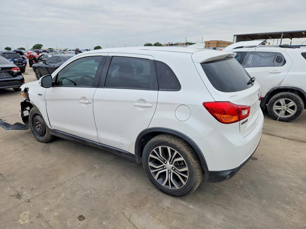 2017 Mitsubishi Outlander Sport Es - Фото 2