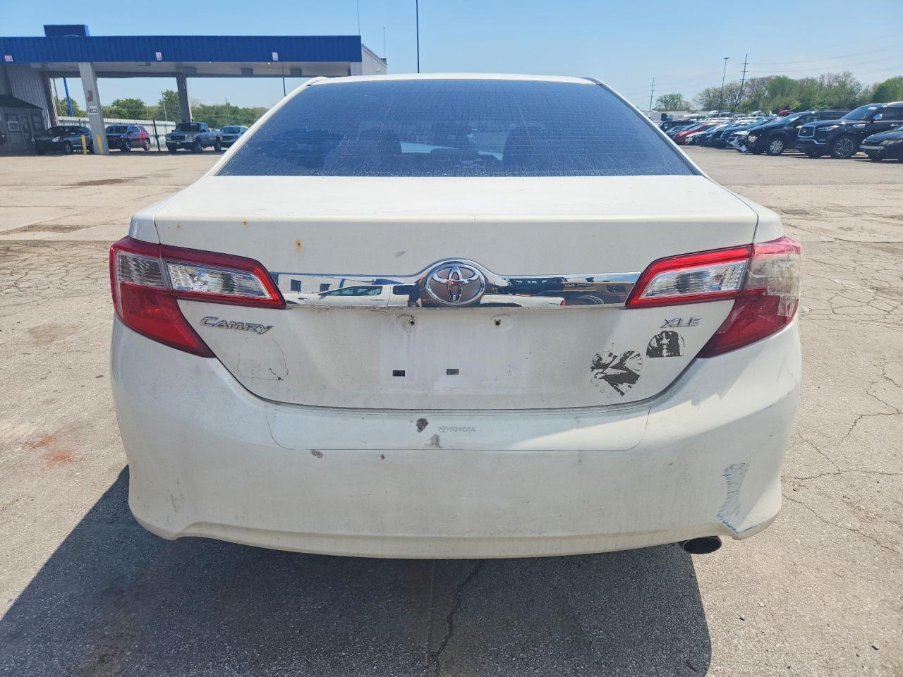 2014 Toyota Camry Xle - Image 6