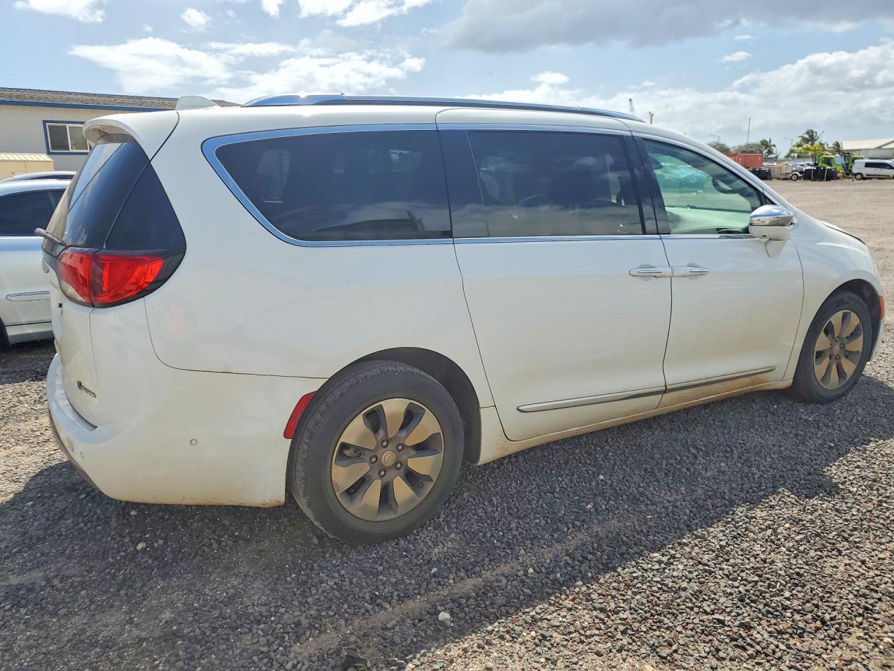 2020 Chrysler Pacifica Hybrid Limited - Фото 3