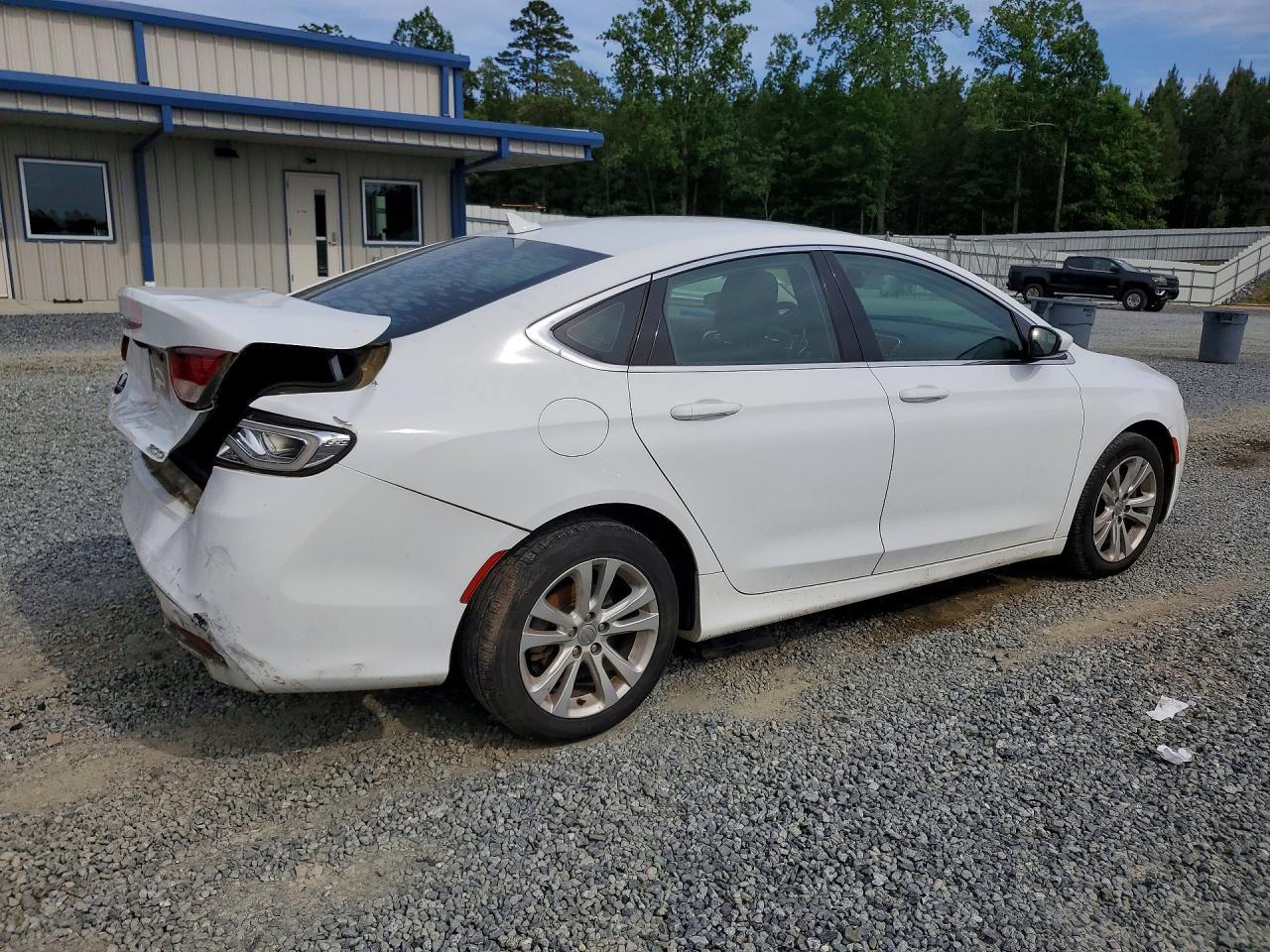 2015 Chrysler 200 Limited - Image 3