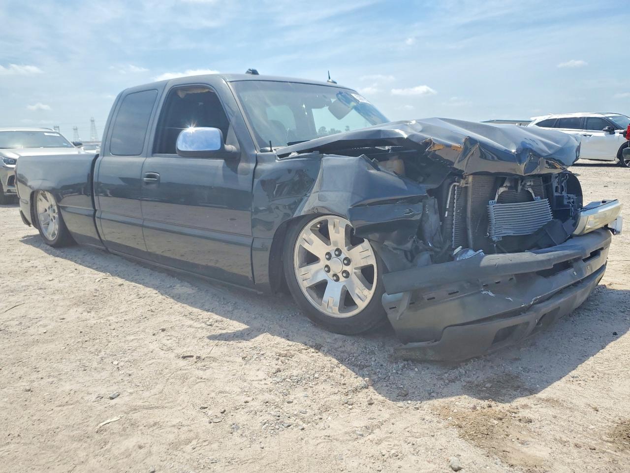 2004 Chevrolet Silverado C1500 - Image 4
