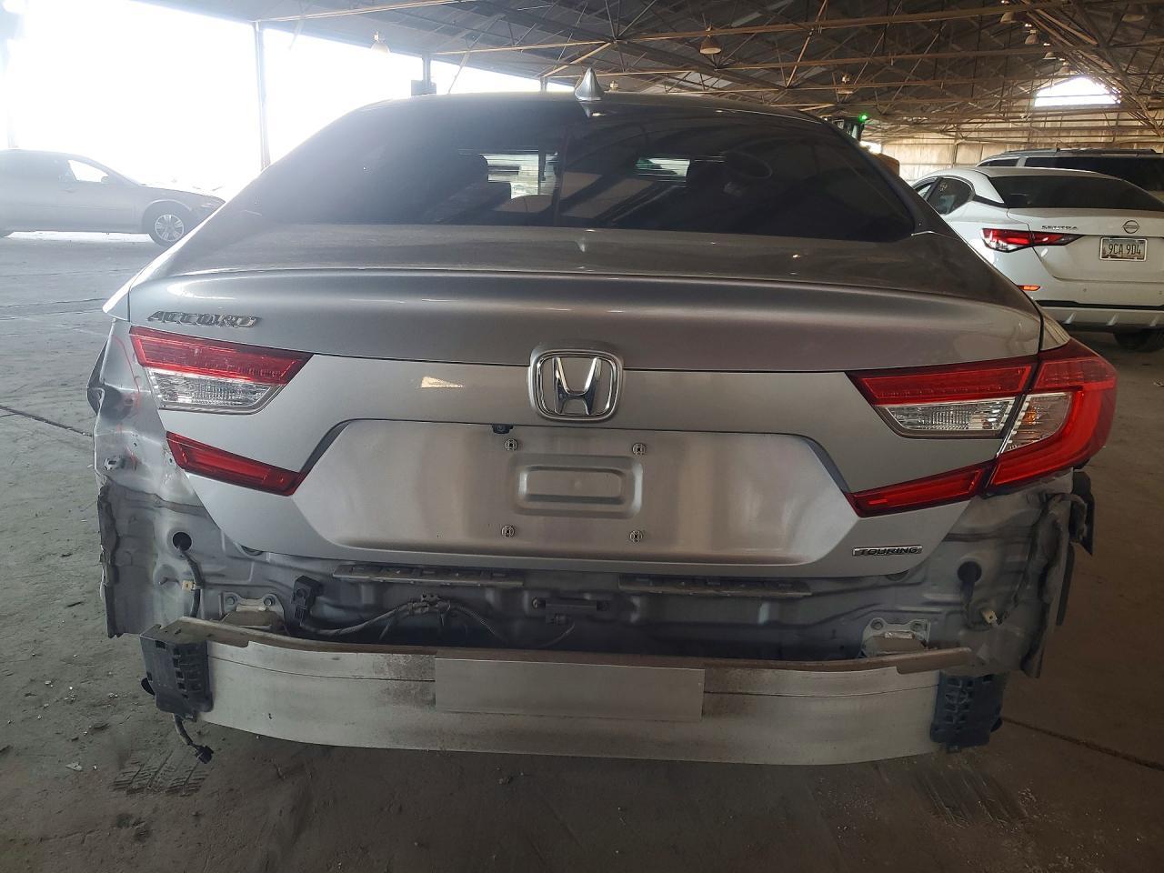 2018 Honda Accord Touring - Image 6