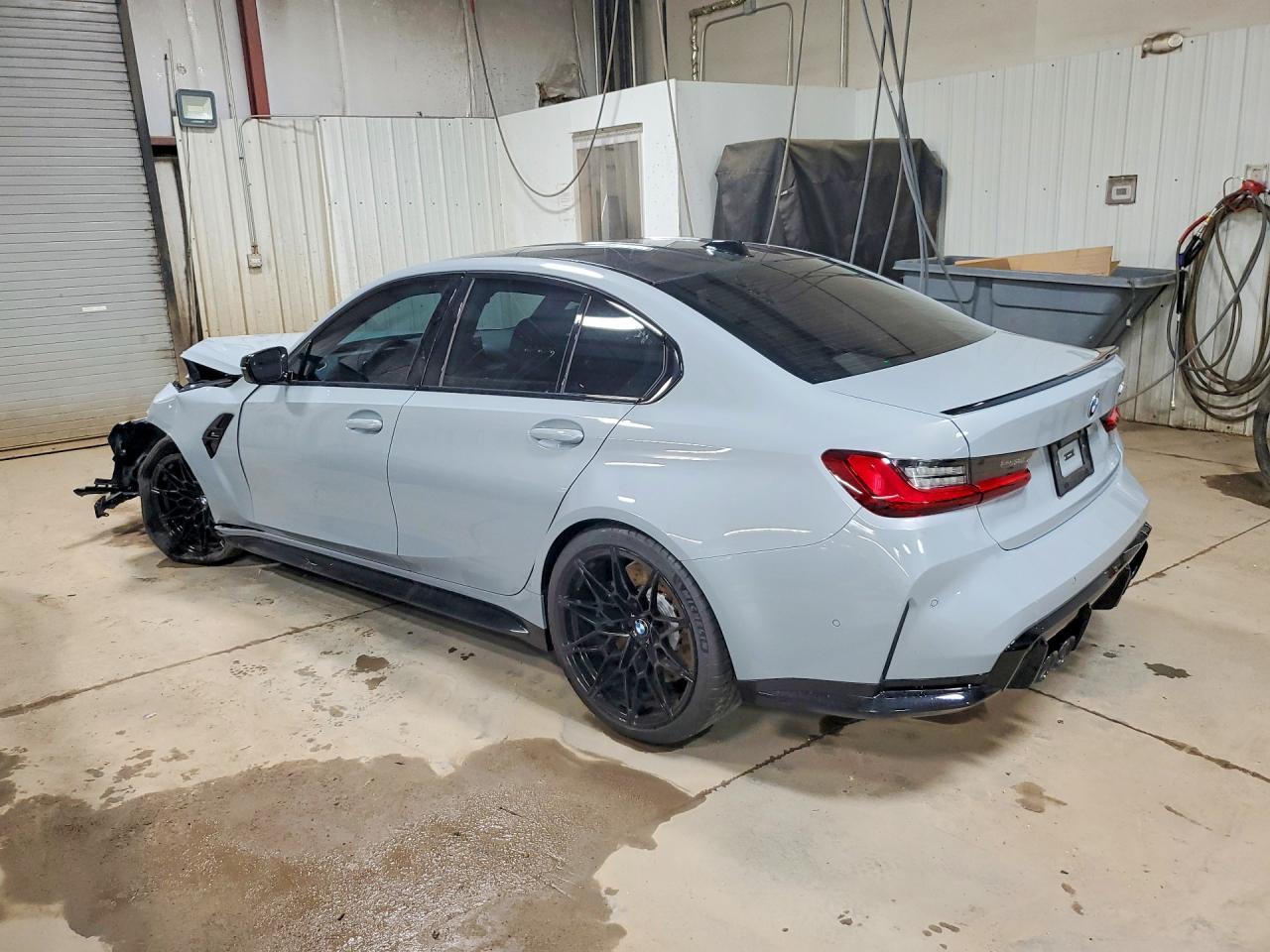 2025 BMW M3 Competition - Фото 2