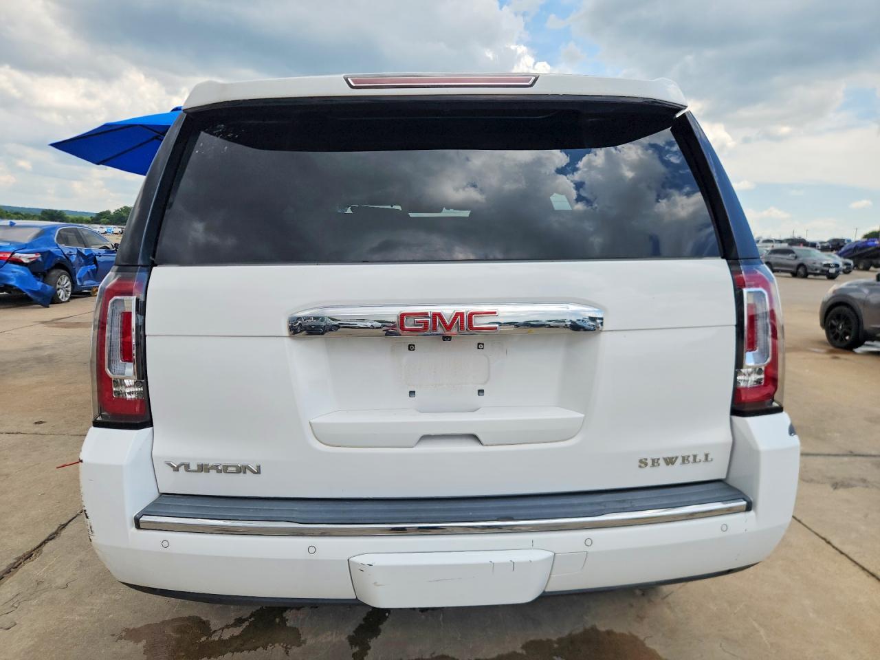 2015 GMC Yukon Denali - Image 6