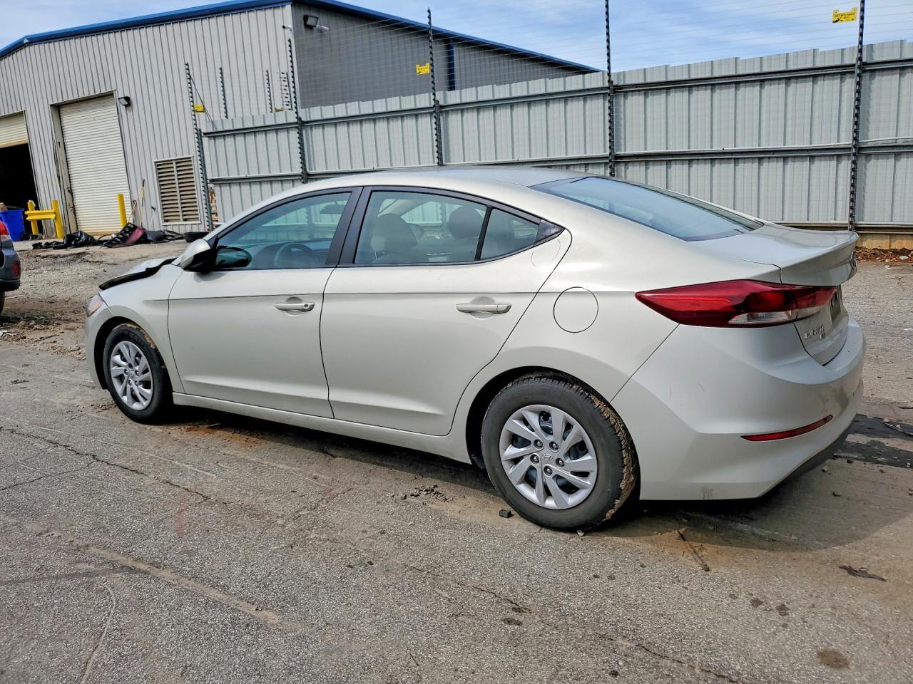 2018 Hyundai Elantra Se - Image 2