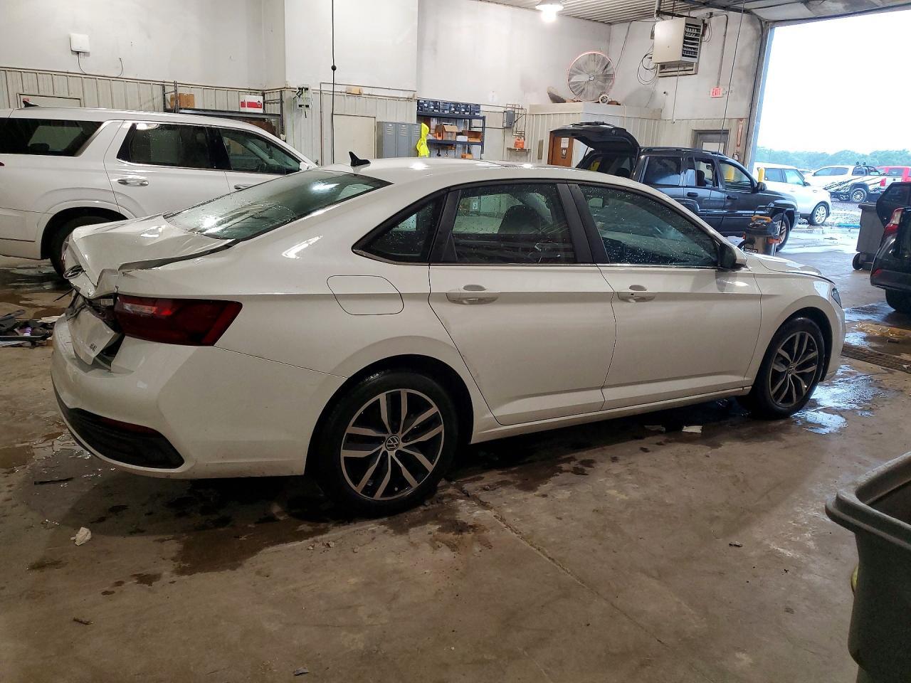 2025 Volkswagen Jetta Se - Фото 3
