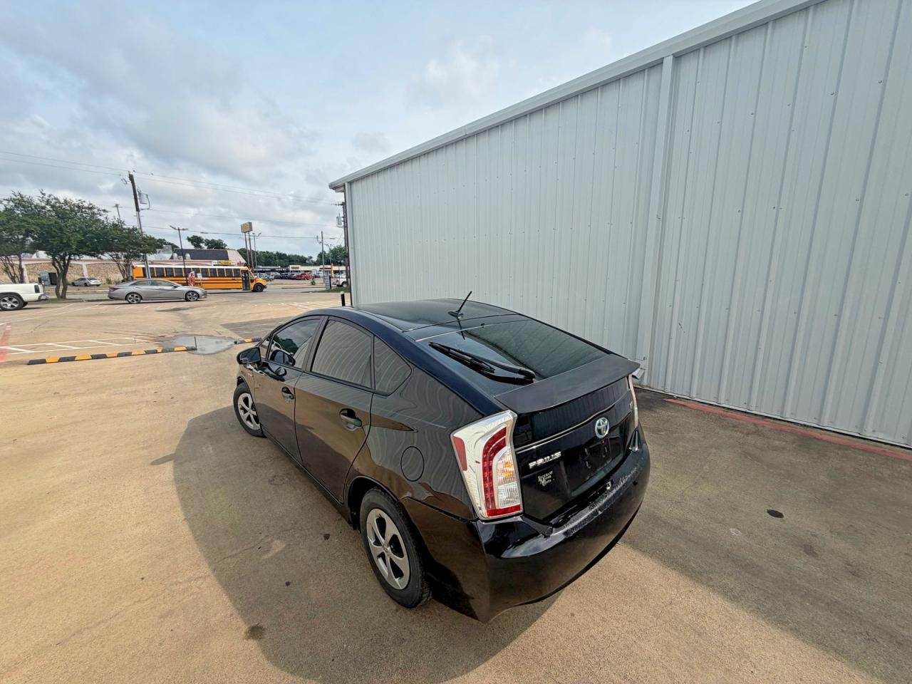 2012 Toyota Prius Three - Фото 3