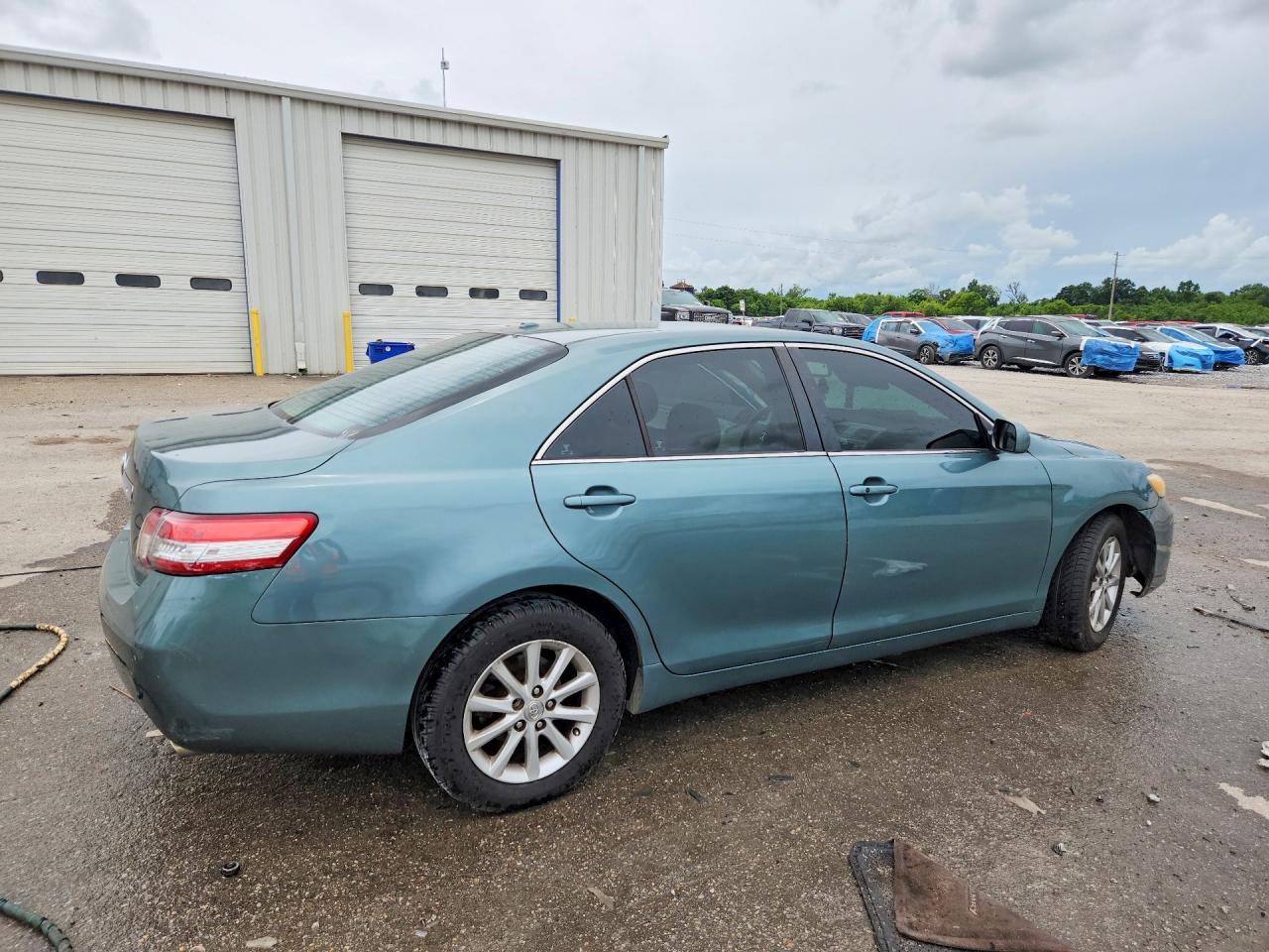 2011 Toyota Camry Xle V6 - Фото 3