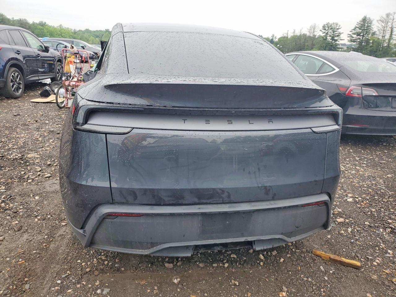 2026 Tesla Model Y - Фото 6