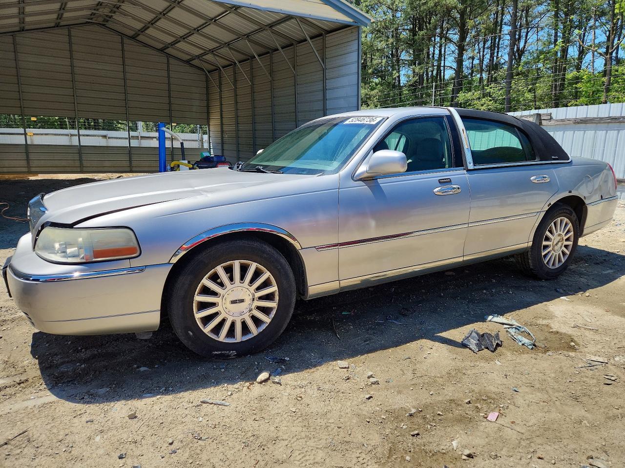 2004 Lincoln Town Car Ultimate