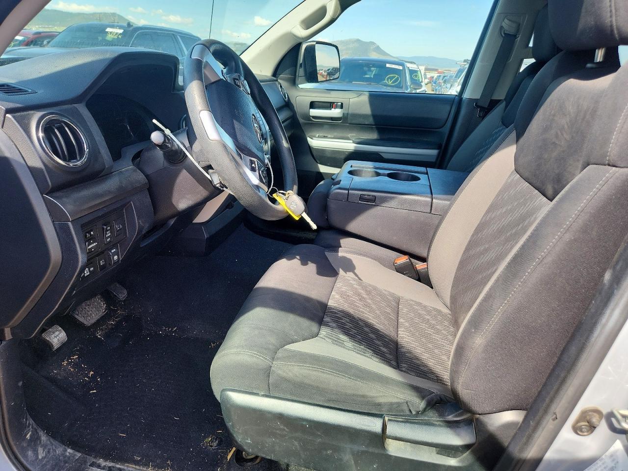 2019 Toyota Tundra Sr5 - Image 7