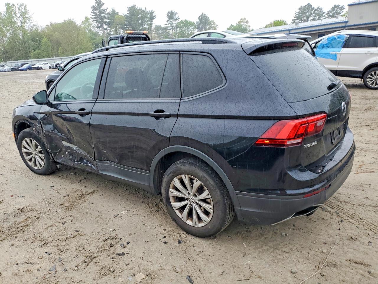 2019 Volkswagen Tiguan S - Фото 2