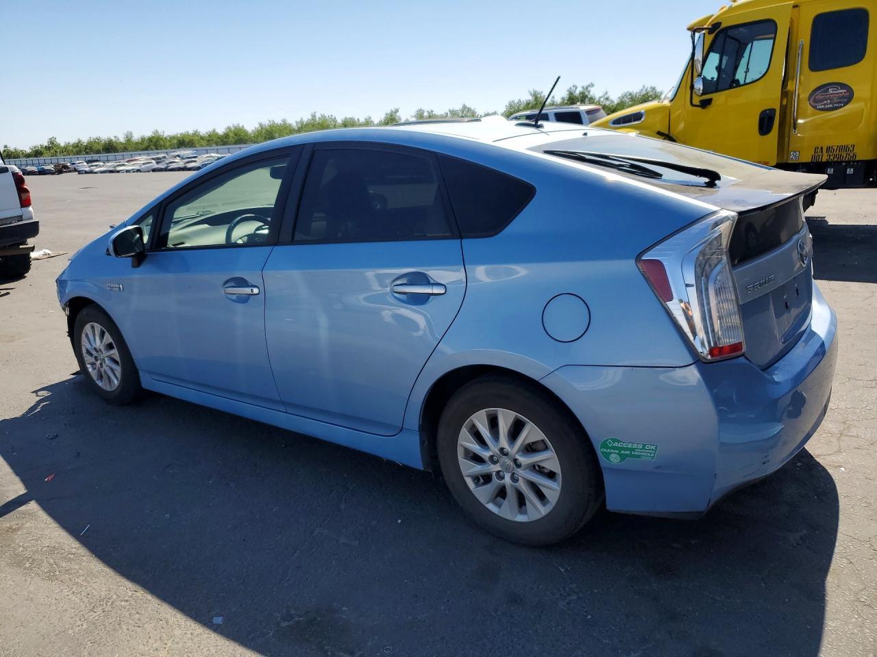 2014 Toyota Prius Plug-In Hybrid Advanced - Image 2