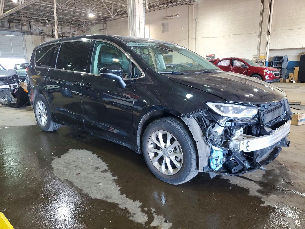 2023 Chrysler Pacifica Touring L - Фото 4