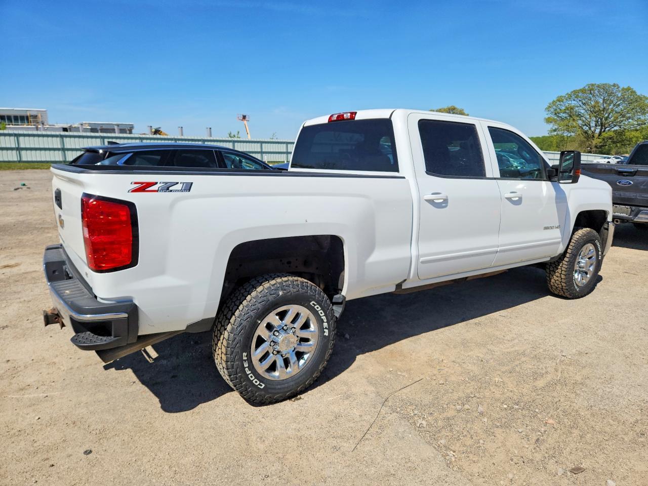 2018 Chevrolet Silverado K2500 Heavy Duty Lt - Image 3