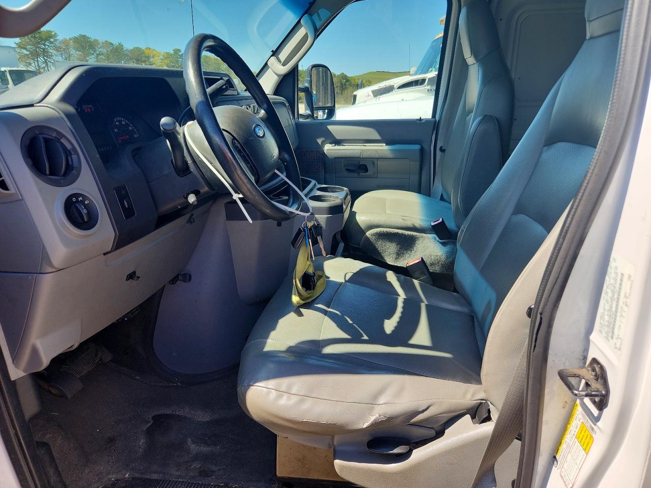 2011 Ford E350 Delivery Van - Image 7