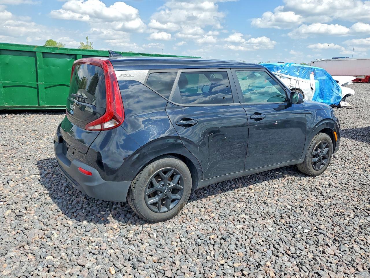 2022 Kia Soul Lx - Image 3
